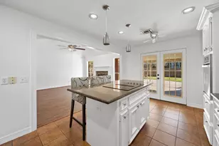 7302 Maple Ln, Baytown, TX 77521 - Photo 9