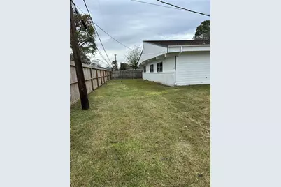 5005 Tamarach Drive, Baytown, TX 77521 - Photo 9