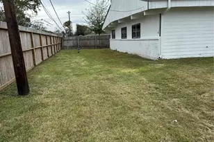 5005 Tamarach Dr, Baytown, TX 77521 - Photo 9