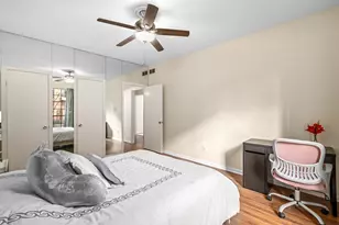 2475 Underwood St, Houston, TX 77030 - Photo 13