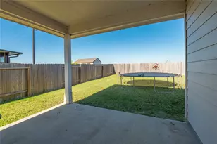 14143 Medina Dr, Baytown, TX 77523 - Photo 7