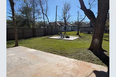 136 Talisman Street, Lake Jackson, TX 77566 - Photo 15