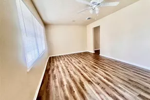 631 Roper St, Houston, TX 77034 - Photo 3