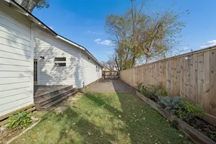 1915 Everett St, Houston, TX 77009 - Photo 19