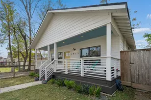 1915 Everett St, Houston, TX 77009 - Photo 1