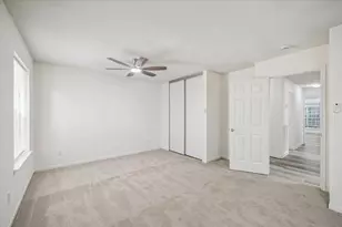 143 W Village Knoll Cir, The Woodlands, TX 77381 - Photo 17