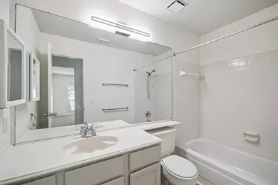 143 W Village Knoll Circle, The Woodlands, TX 77381 - Photo 13