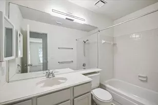 143 W Village Knoll Cir, The Woodlands, TX 77381 - Photo 13