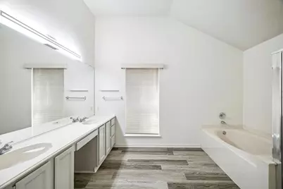 143 W Village Knoll Circle, The Woodlands, TX 77381 - Photo 21