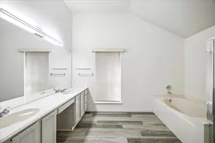 143 W Village Knoll Cir, The Woodlands, TX 77381 - Photo 21