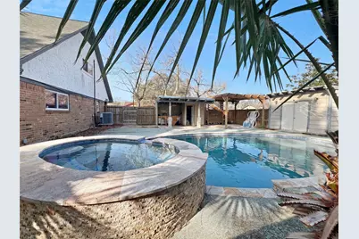 4308 Meadow Glenn Drive, Dickinson, TX 77539 - Photo 3