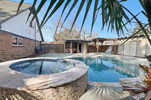 4308 Meadow Glenn Dr, Dickinson, TX 77539 - Photo 3