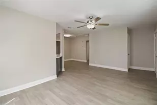 1306 W 6th St, Freeport, TX 77541 - Photo 7