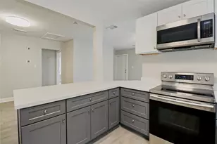 1306 W 6th St, Freeport, TX 77541 - Photo 5