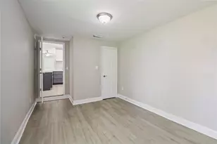 1306 W 6th St, Freeport, TX 77541 - Photo 9