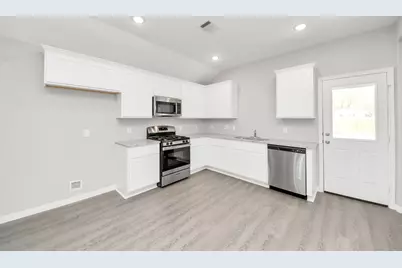 807 Jefferson Ave, Cleveland, TX 77327 - Photo 13
