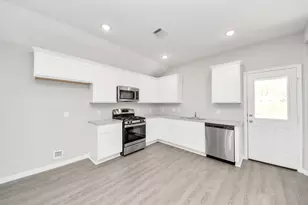 807 Jefferson Ave, Cleveland, TX 77327 - Photo 13