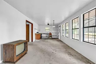 3852 County Rd 704, Brazoria, TX 77422 - Photo 17