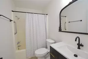 6814 Marshall Pl Dr, Beaumont, TX 77706 - Photo 13