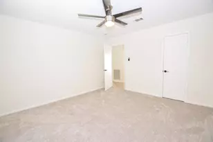 6814 Marshall Pl Dr, Beaumont, TX 77706 - Photo 15