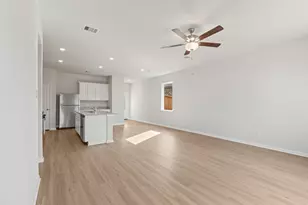 2518 Green Jasper Dr, Rosharon, TX 77583 - Photo 3