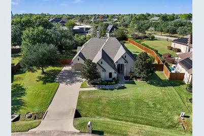 2296 Lakeway Drive, Friendswood, TX 77546 - Photo 39