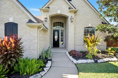 2296 Lakeway Drive, Friendswood, TX 77546 - Photo 3