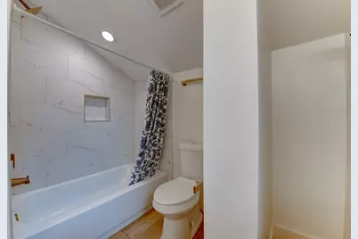 2406 Blue Water Lane, Houston, TX 77018 - Photo 37