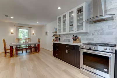 2406 Blue Water Lane, Houston, TX 77018 - Photo 17