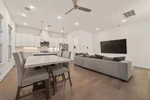 315 Cyclamen St, Houston, TX 77018 - Photo 9