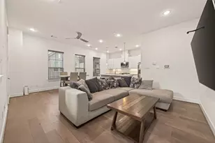 315 Cyclamen St, Houston, TX 77018 - Photo 7