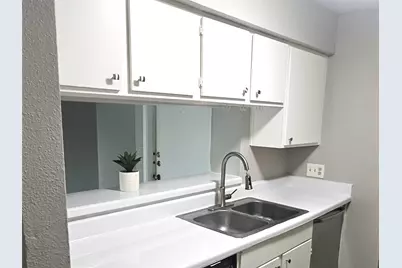 3025 Walnut Bend #35, Houston, TX 77042 - Photo 3
