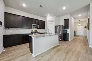 1185 Colt Creek Ct, Alvin, TX 77511 - Photo 3
