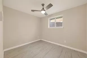 11118 Stroud Dr, Houston, TX 77072 - Photo 15