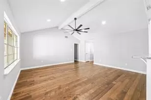 9806 Tanager Ln, Conroe, TX 77385 - Photo 17