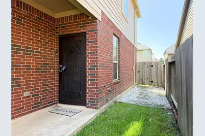 8223 Quiet Prairie Trail, Houston, TX 77049 - Photo 3