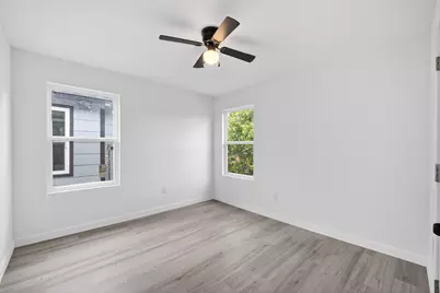 9007 Hilda Street, Houston, TX 77033 - Photo 15