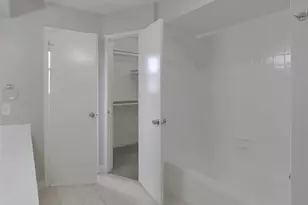 14218 Overbrook Ln, Houston, TX 77077 - Photo 11