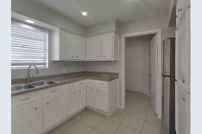 14218 Overbrook Lane, Houston, TX 77077 - Photo 7