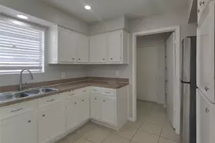 14218 Overbrook Ln, Houston, TX 77077 - Photo 7