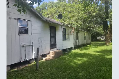 805 Texas Street, Wharton, TX 77488 - Photo 3