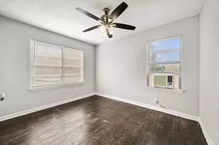 505 13th St N, Texas City, TX 77590 - Photo 11