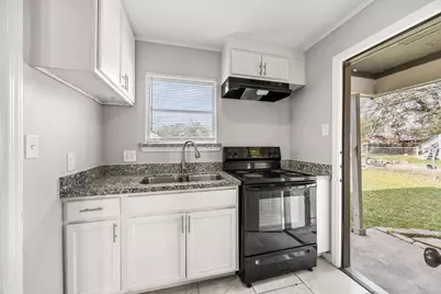 505 13th Street N, Texas City, TX 77590 - Photo 7