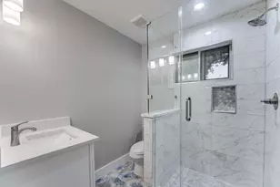 5535 Elm Springs Dr, Houston, TX 77048 - Photo 33