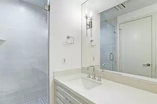 121 N Post Oak Ln, Houston, TX 77024 - Photo 11