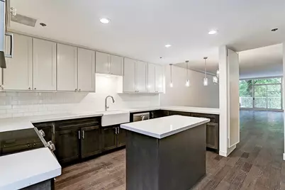 121 N Post Oak Lane #205, Houston, TX 77024 - Photo 9