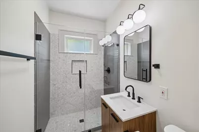 2408 White Oak Drive #1, Houston, TX 77009 - Photo 7