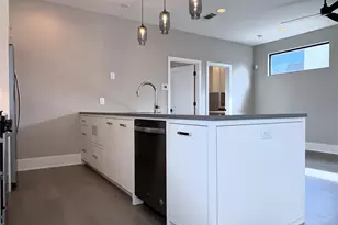 1015 E 27th St, Houston, TX 77009 - Photo 7
