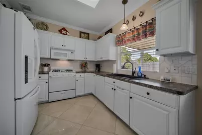 9514 Trailing Moss Drive, Houston, TX 77064 - Photo 13