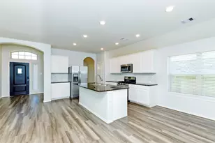 6718 Coral Bells Ln, Dickinson, TX 77539 - Photo 7